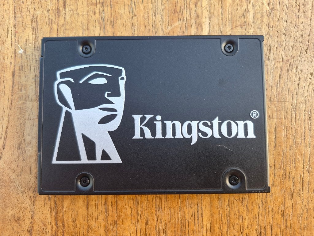 Disque dur Kingston KC600 de 1 To, Informatique & Logiciels, Disques durs, Neuf, Interne, Laptop, Enlèvement ou Envoi