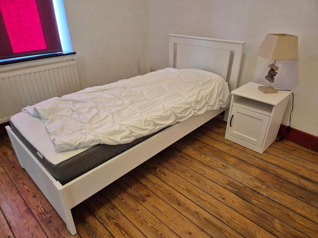 CHAMBRE BLANCHE 1P - Lit + table de chevet + sommier matelas, Enlèvement, Comme neuf, Une personne