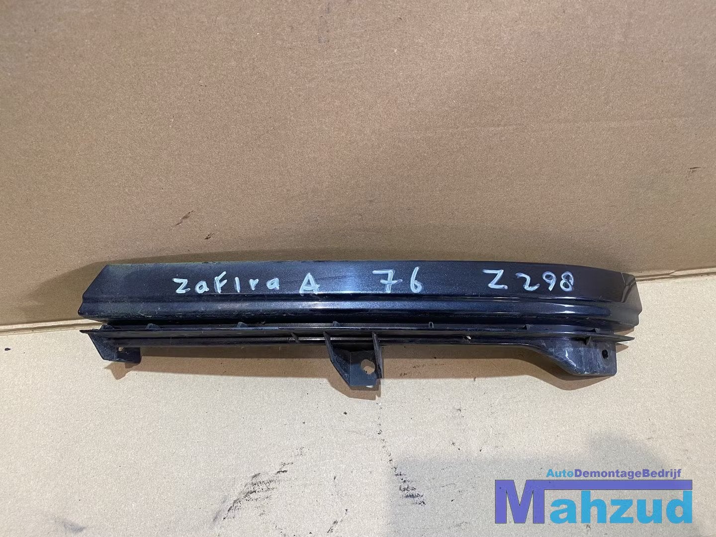 OPEL ZAFIRA A Zwart Links koplamp rand 1998-2005, Opel Automobile GmbH, Opel, Bahnhofsplatz 1
65423  Russelsheim am Main, DE, Kontakt@opel-infoservice.de
