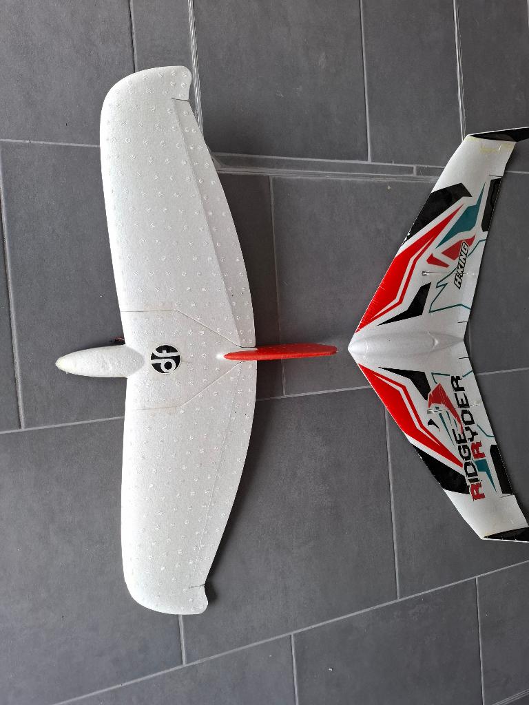 Twee heling vleugels nieuw staat met servo's ......, Hobby en Vrije tijd, Modelbouw | Radiografisch | Vliegtuigen, Ophalen