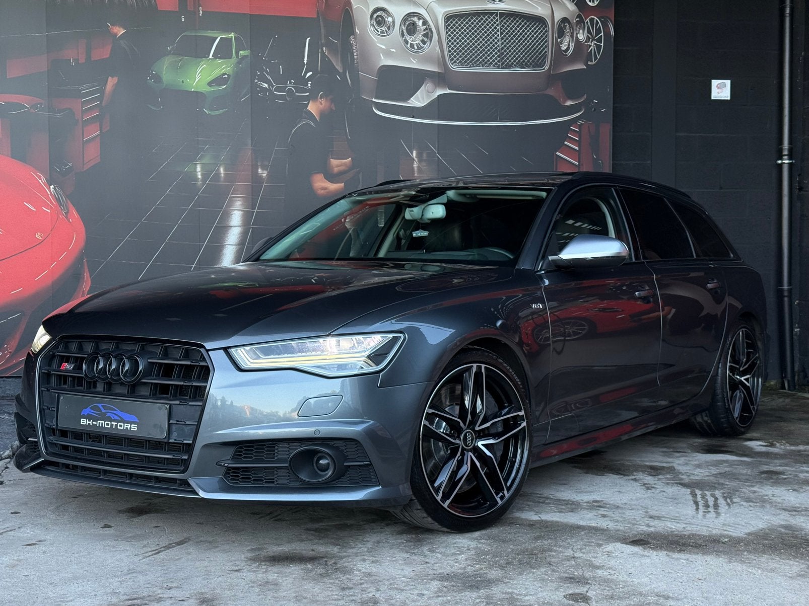 Audi S6  SW 4.0 V8 TFSI Quattro S tronic, Autos, Audi, Cuir, Argent ou Gris, Achat, Phares entièrement LED