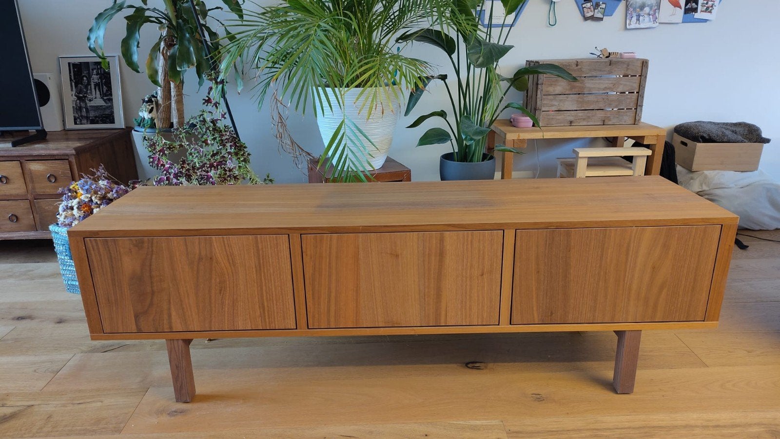 tv meubel 160x40x50cm walnootfineer, Huis en Inrichting, Kasten |Televisiemeubels, Ophalen, 150 tot 200 cm, Zo goed als nieuw