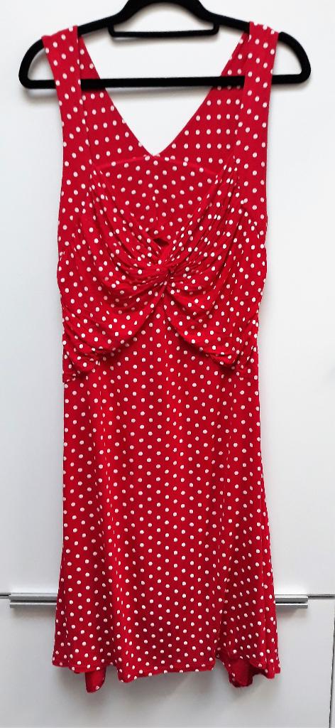 kleed rood met bolletjes retro maat 40 / 42, Kleding | Dames, Jurken, Ophalen of Verzenden, Maat 38/40 (M), Rood
