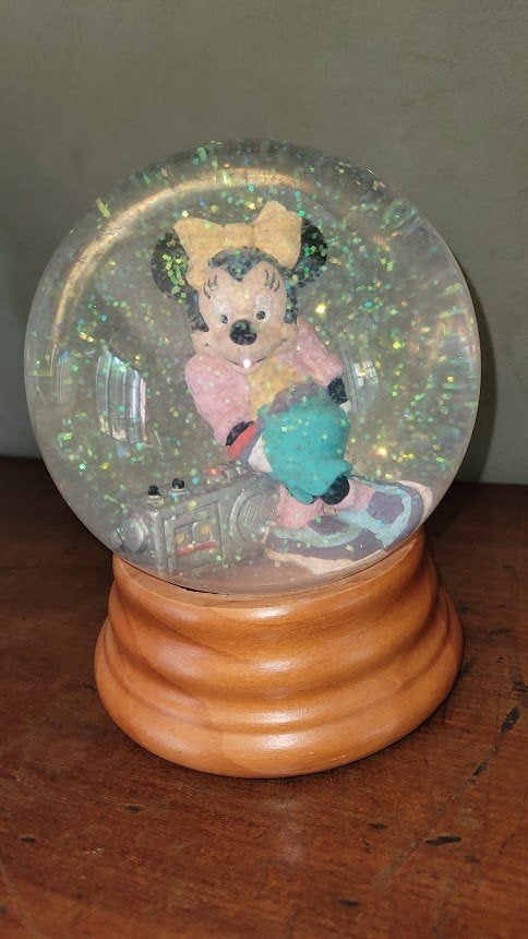Boule à neige vintage Disney Minnie Mouse par BULLY, Collections, Disney, Comme neuf, Statue ou Figurine, Mickey Mouse, Enlèvement ou Envoi