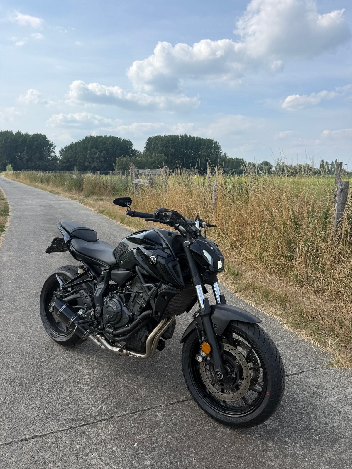 Yamaha mt07 pure edition *2022* /Akrapovic/ 17 000 km, Motoren, 2 cilinders, Nieuw, Particulier, Minimaal motorrijbewijs A2