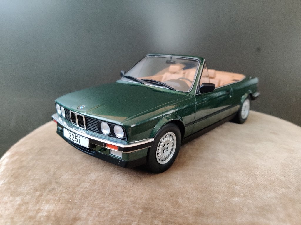 BMW 325i E30 cabriolet MCG 1:18e neuve, en boîte., Neuf, Model Car Group, Enlèvement ou Envoi, Voiture