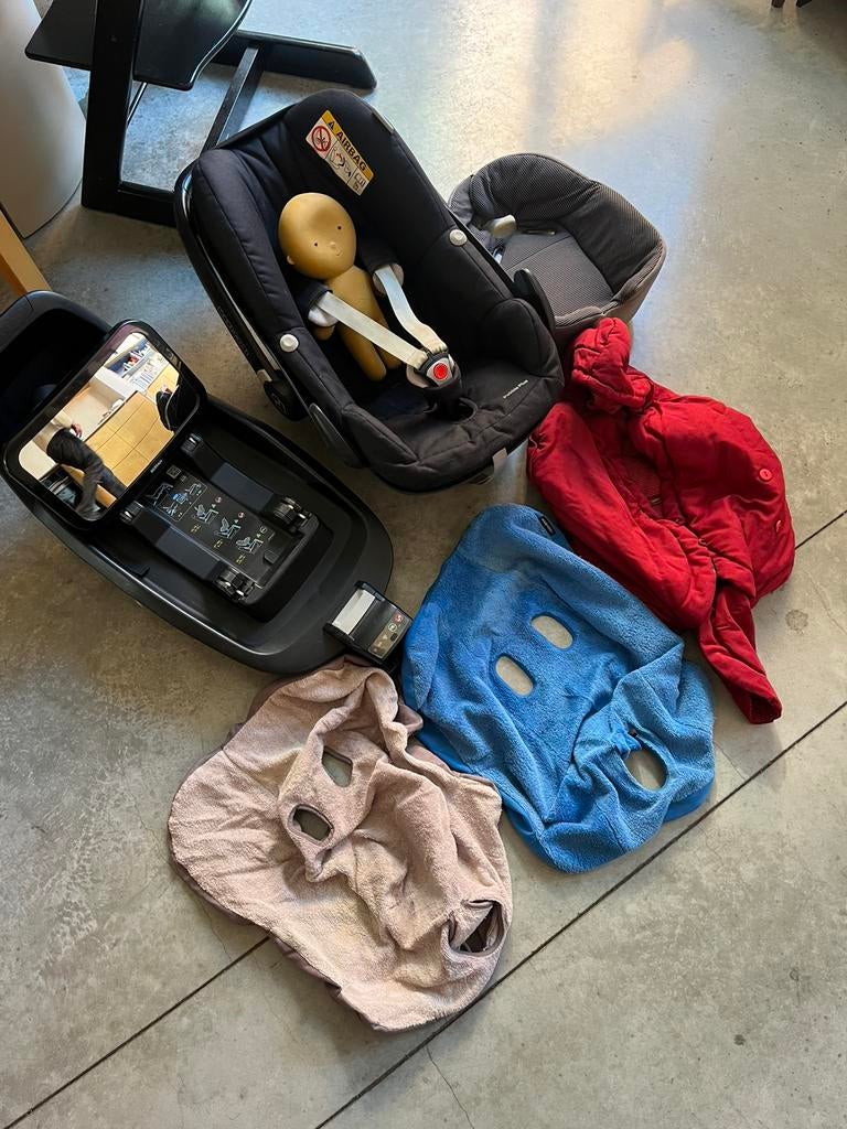 Maxicosi pebble plus met toebehoren, Enfants & Bébés, Sièges auto, Enlèvement, Utilisé, Isofix, Maxi-Cosi