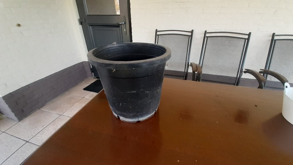 zwarte bloempot, Balcon, Enlèvement ou Envoi, Rond, Comme neuf