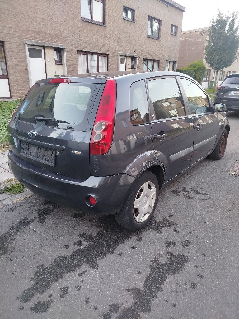 Ford fiesta 1.4diesel a réparé, Achat, Boîte manuelle, Noir, 5 portes