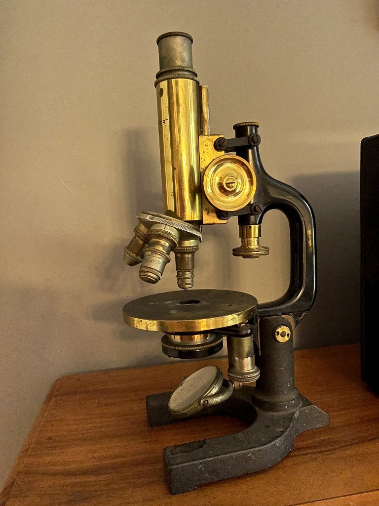 ancien microscope, Enlèvement