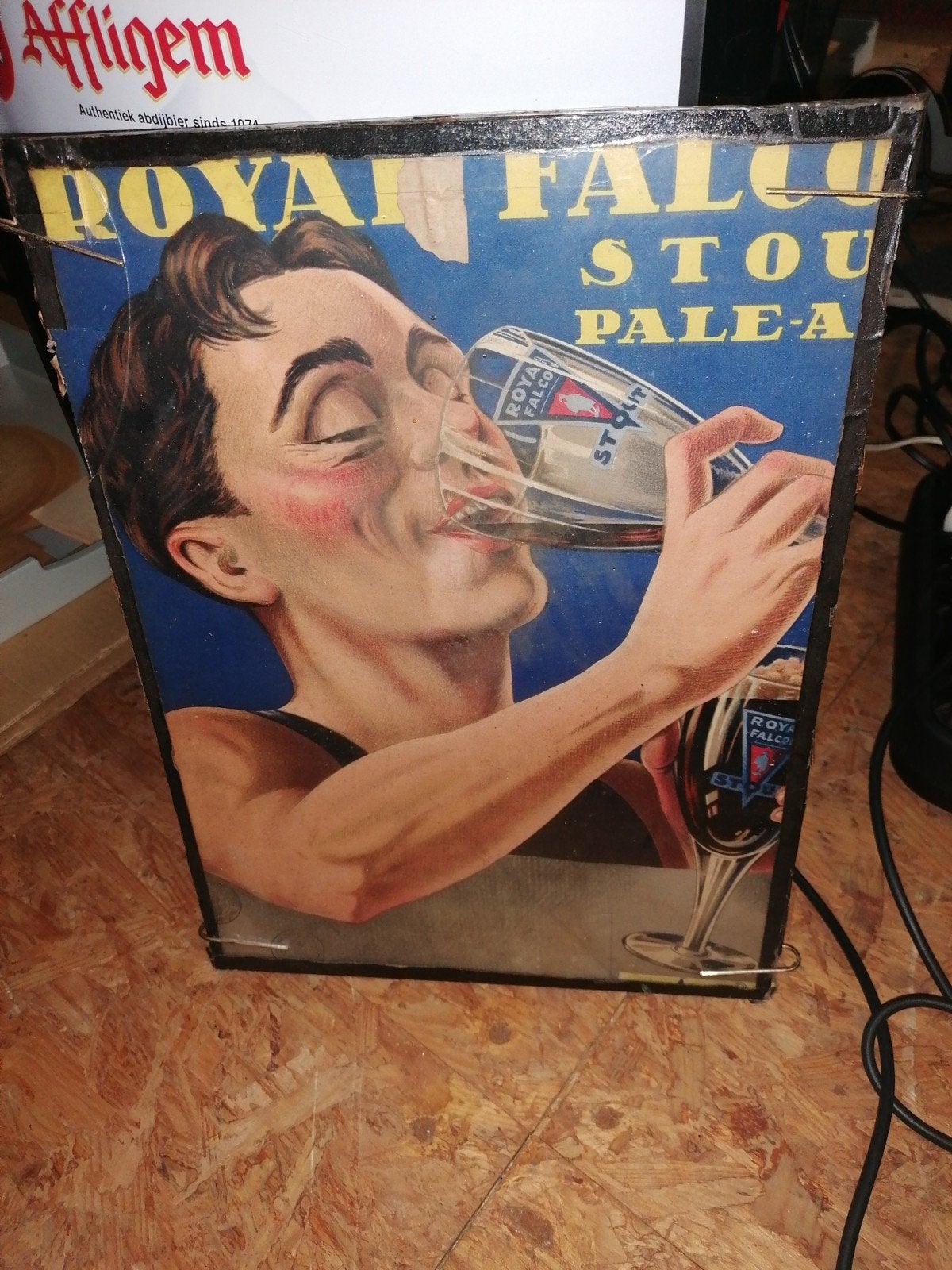 zeer oude bier reclame Royal falcon stout, Verzamelen, Ophalen of Verzenden