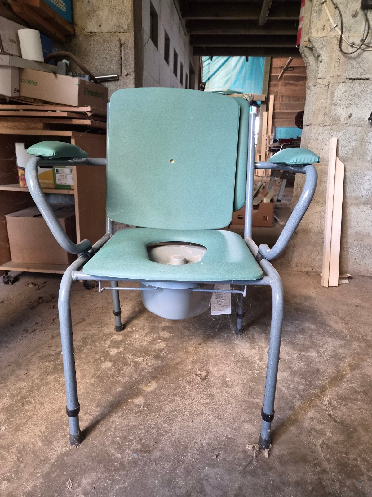 chaise percée, Enlèvement, Comme neuf