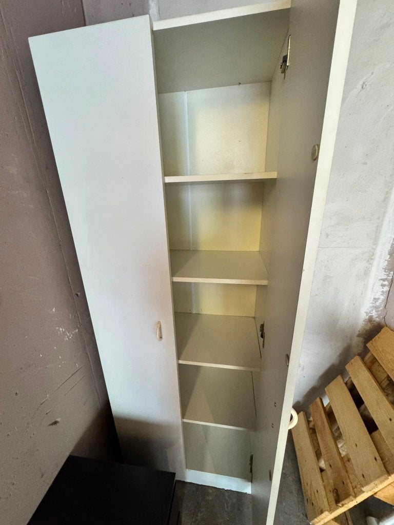 Gratis! Moet weg! Witte kast, in goede staat, Enlèvement
