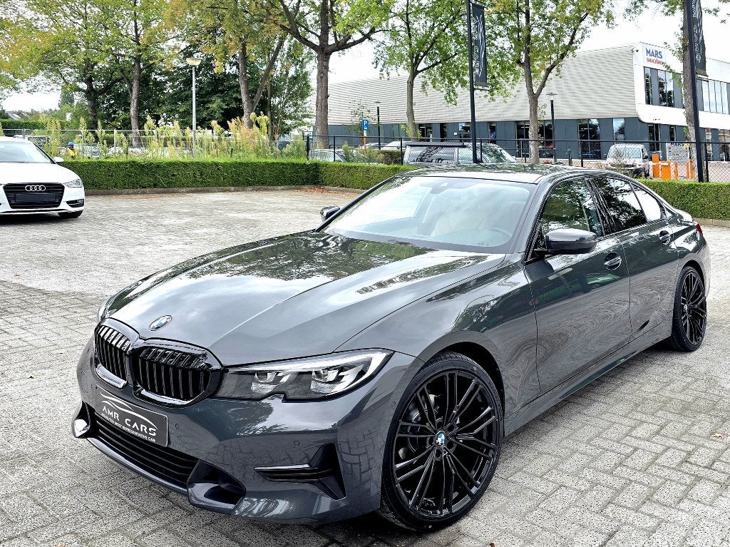 318IA Sport Line-BMW Individual Color, Automaat, Lichtsensor, Euro 6, https://public.car-pass.be/vhr/970164da-a7fa-4f0f-bbff-2be76b50ccc8