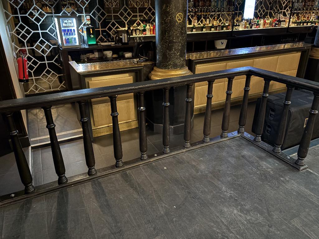 Garde Corps bois, Enlèvement, Utilisé, Escalier, 4 mètres ou plus