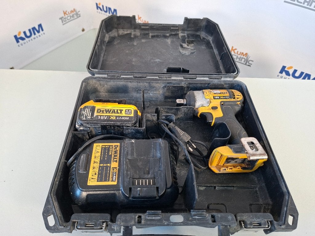 DEWALT 18V XR Li-Ion slagschroevendraaier batterij + oplader, Ophalen, Gebruikt, Boor- en Schroefmachine