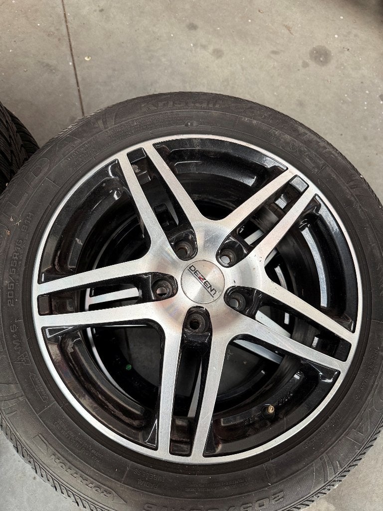 Set wintervelgen + banden VW Caddy, Autos : Pièces & Accessoires, Pneus & Jantes, Pneus hiver, 16 pouces, 205 mm, Pneu(s)