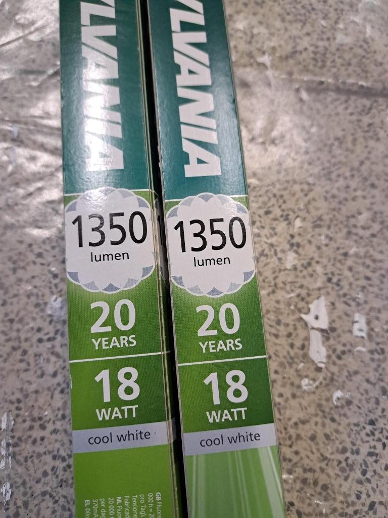 2 TL Lampen Sylvania 1350 lumen 18 watt T8 cool white, Huis en Inrichting, Lampen | Losse lampen, Ophalen, Minder dan 30 watt