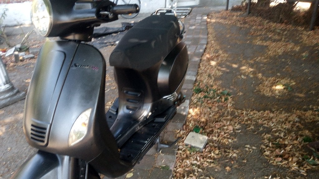 MOOIE 50CC SCOOTER BTC A KLASSE, Fietsen en Brommers, Scooters | Overige merken, Ophalen, Klasse A (25 km/u), Zo goed als nieuw