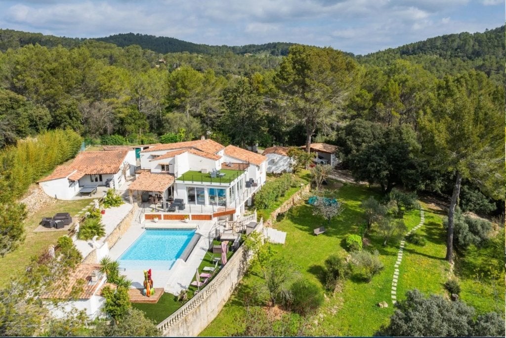 Provence,Frankrijk, Var, ongeveer 35 minuten van de stranden, France, 250 m², 5 kamers, Vrijstaande woning