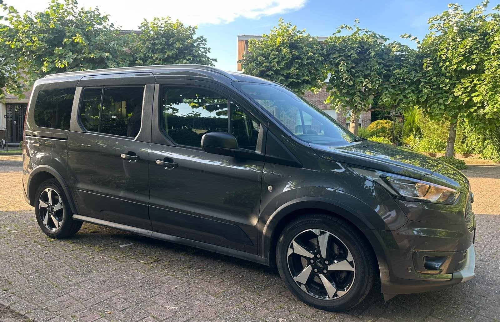 Ford Tourneo Connect 1.5D Active Automaat 7Zit Pano L, Auto's, Automaat, Particulier, Trekhaak, Te koop