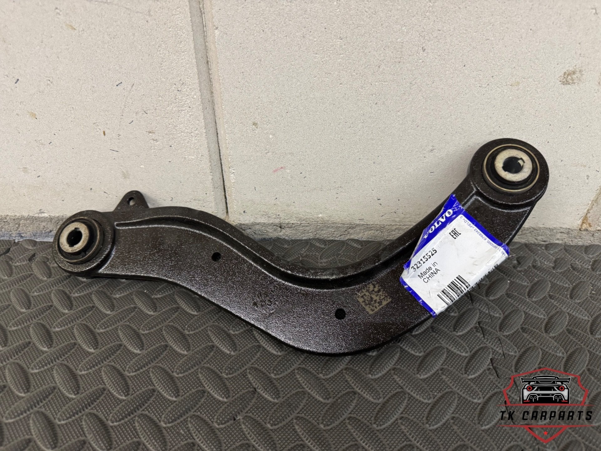 Nieuw orgineel Volvo xc40 control arm 32315525, Gunnar Engellaus vag 8
405 31  Gothenburg, SE, Info@volvocars.com, Nieuw, Volvo