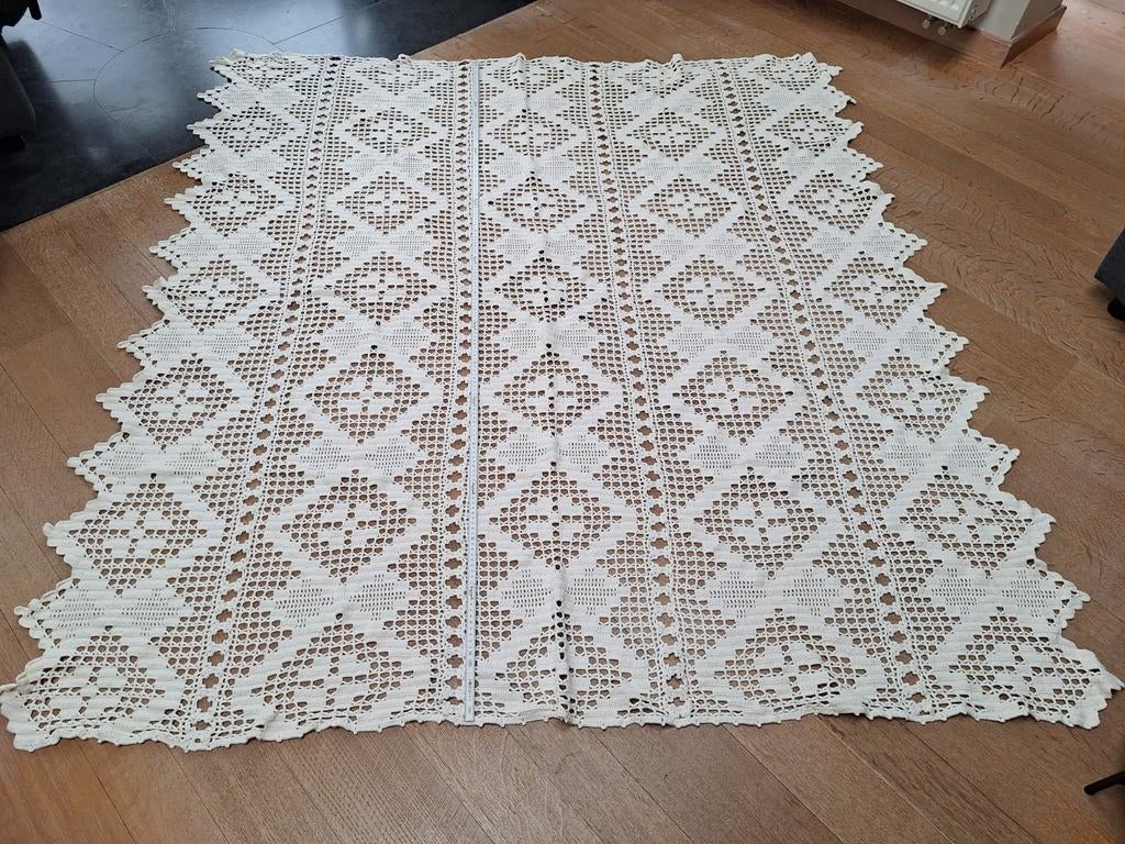 Couvre-lit rétro au crochet, Enlèvement