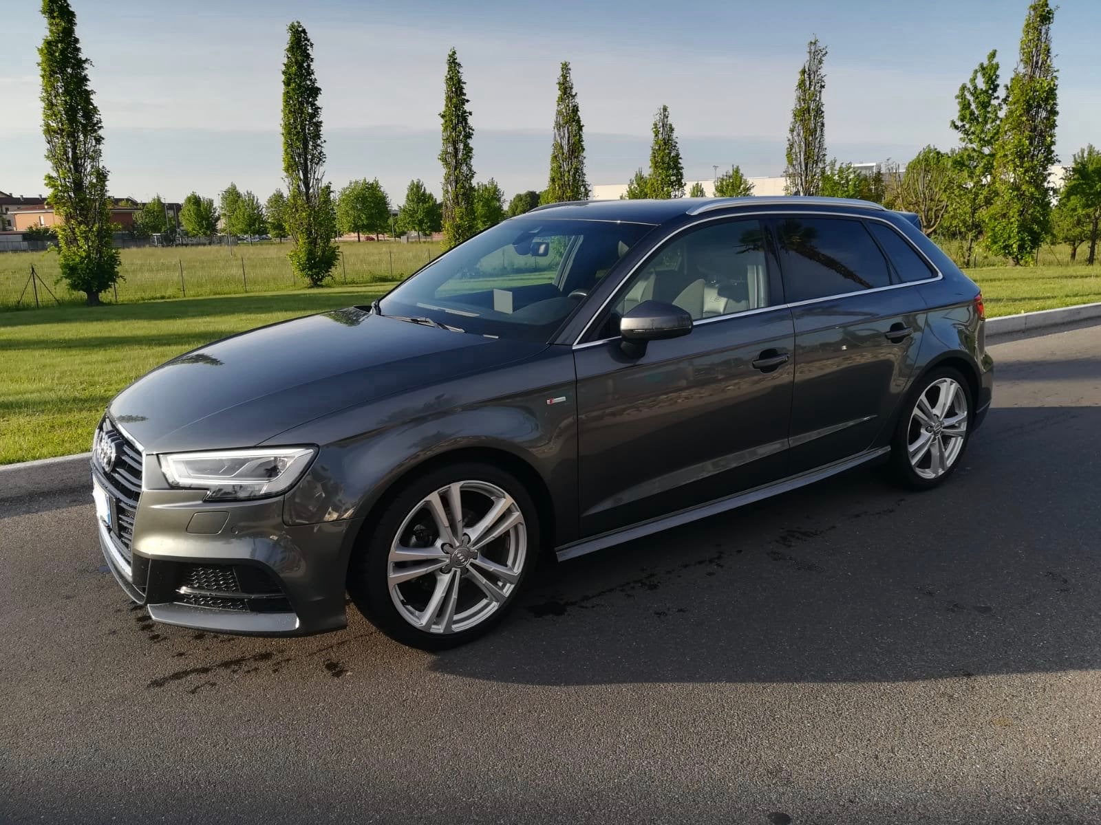Audi A3 S3 sline velgen met zomerbanden in nieuwstaat, Ophalen, 18 inch, Zomerbanden, Banden en Velgen