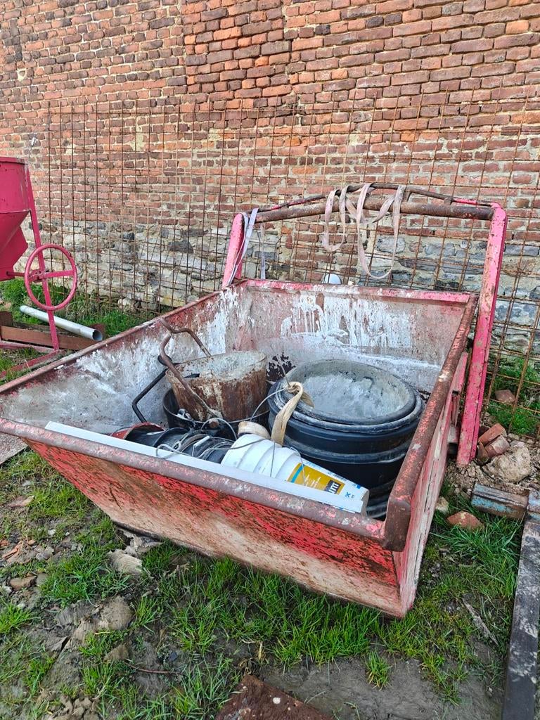 Bac grue tour 1500L Max 2500kg, Bricolage & Construction, Enlèvement
