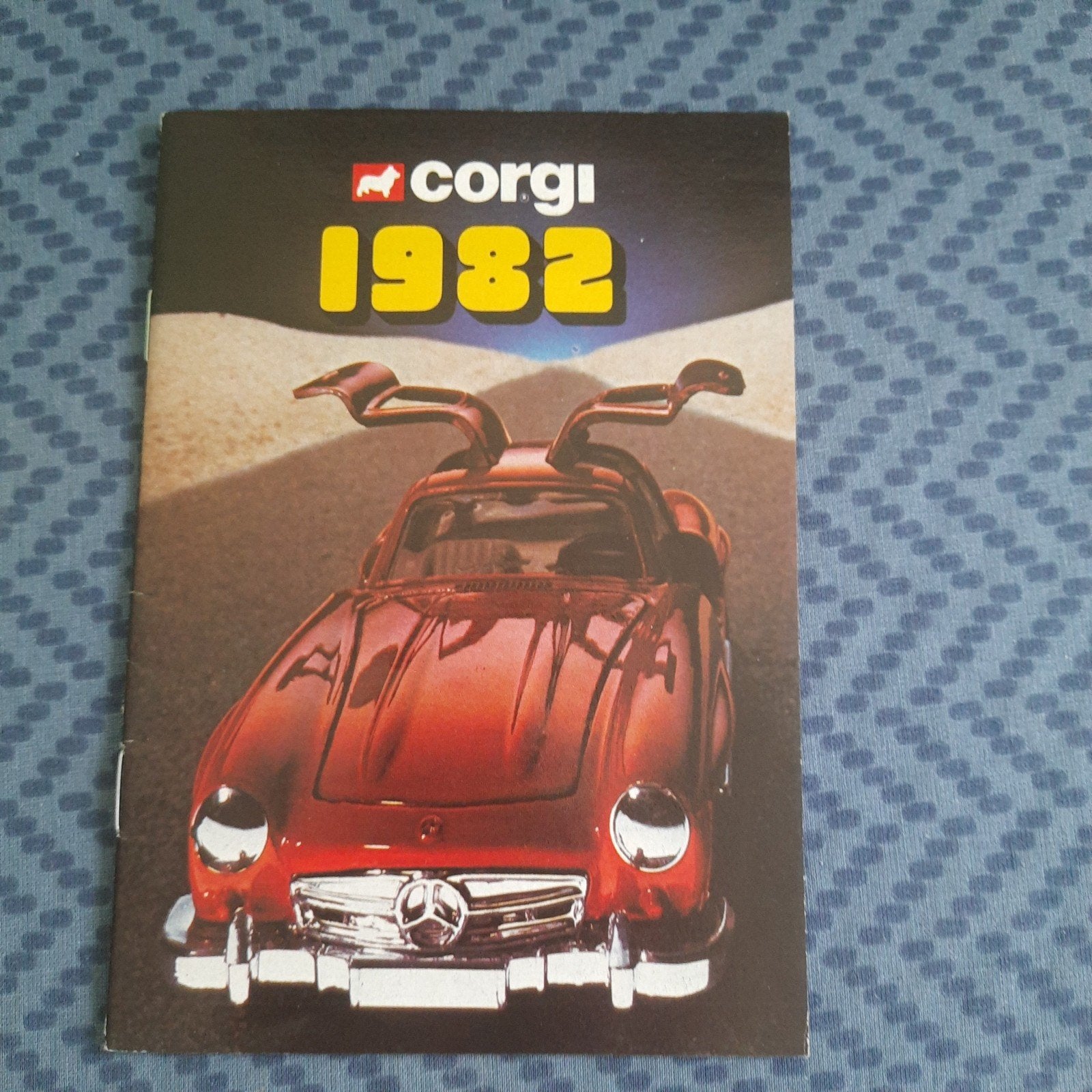 CORGI TOYS UK *VINTAGE* CATALOGUS 1982 * ZEER GOEDE STAAT *, Ophalen, Zo goed als nieuw, Overige typen, Corgi