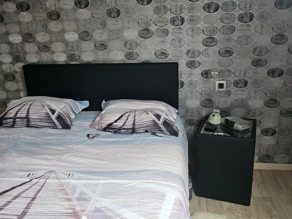 Bed + nachttafel in namaak blauw leder, Ophalen, Blauw