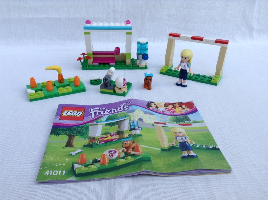 Lego friends 41011 voetbal, Kinderen en Baby's, Speelgoed | Duplo en Lego, Ophalen of Verzenden, Zo goed als nieuw, Lego