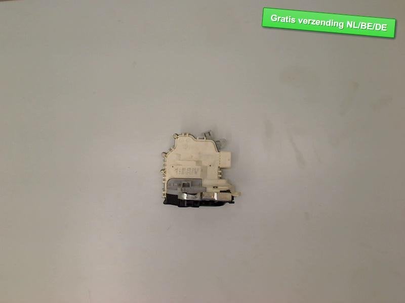 PORTIERSLOT RECHTS ACHTER Audi Q5 (8RB) (8K0839016D), Info@audi.de, Achter, Audi, Audi AG