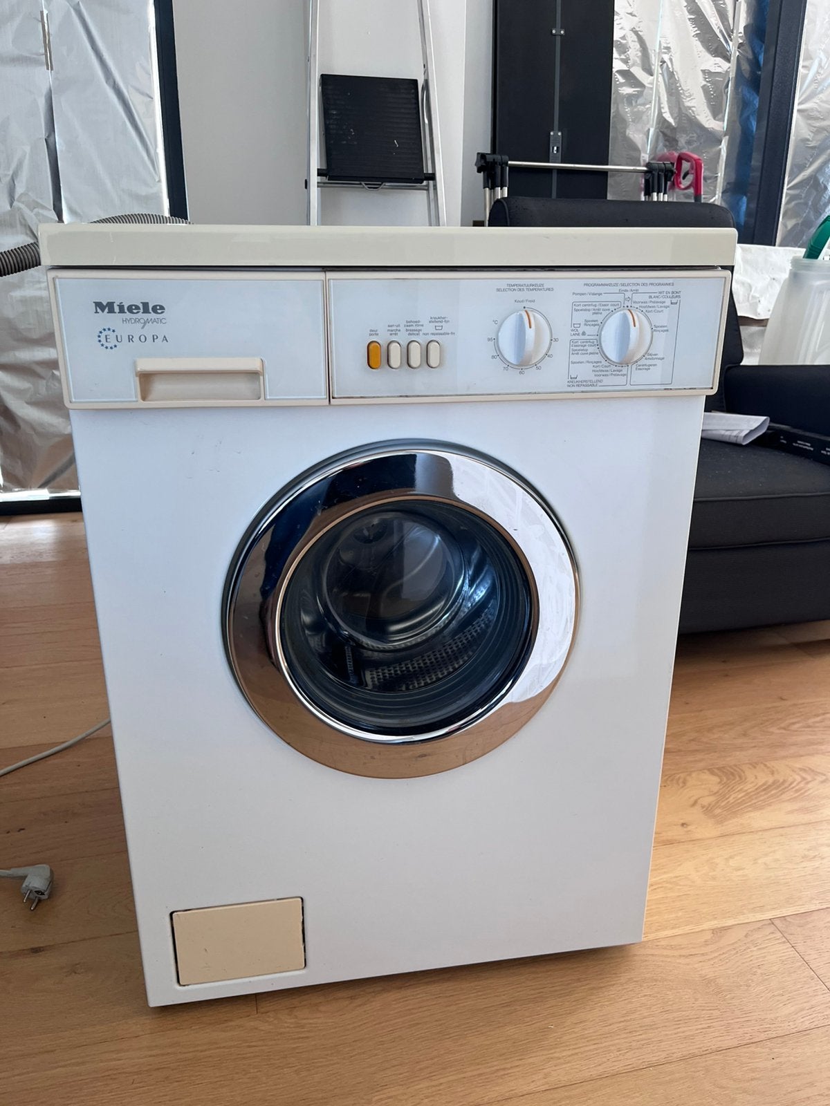 Miele Hydromatic Europa (W697/698) - Gratis, Electroménager, 6 à 8 kg, Chargeur frontal, Enlèvement, Utilisé