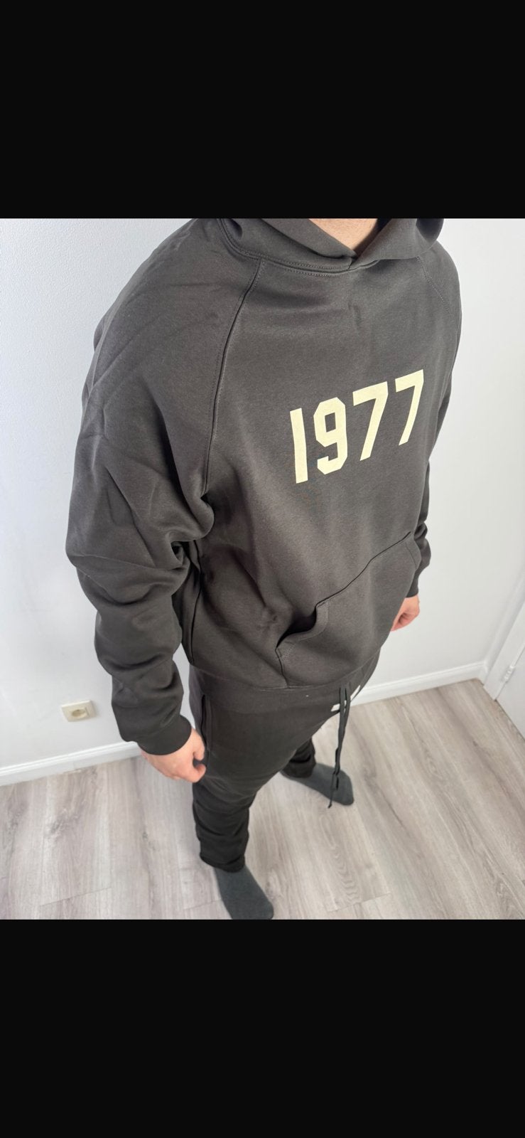 Fear of God Essentials “1977”, Ophalen of Verzenden, Nieuw, Maat 52/54 (L), Grijs