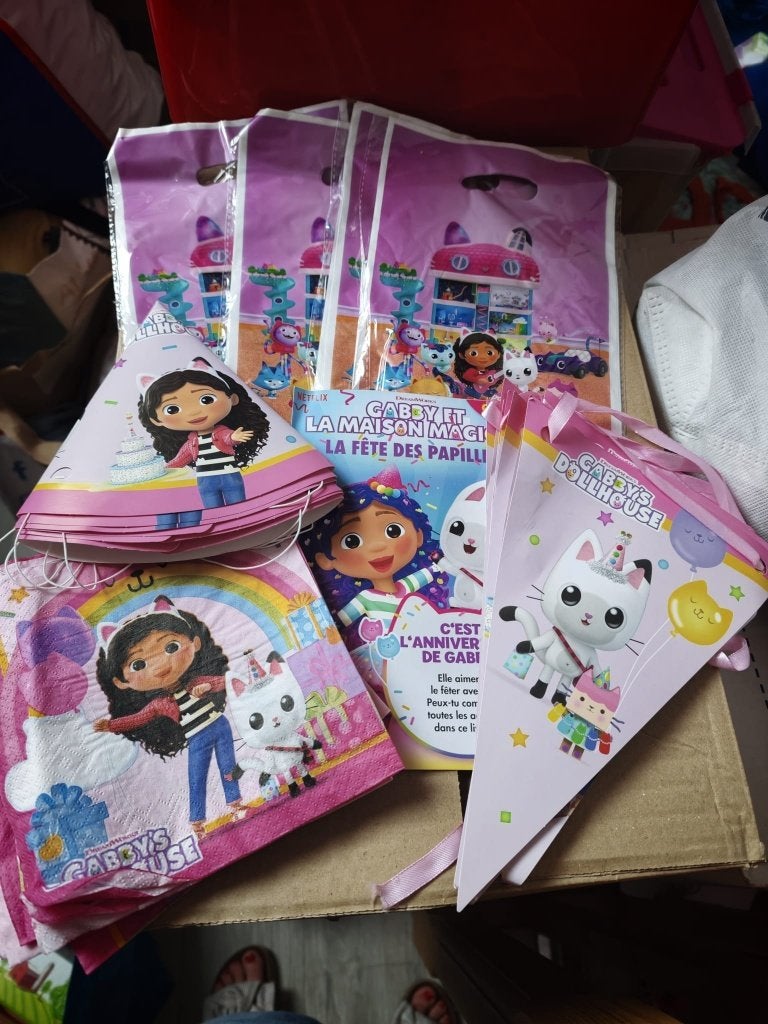 Lot pour anniversaire gaby chat, Enlèvement, Neuf