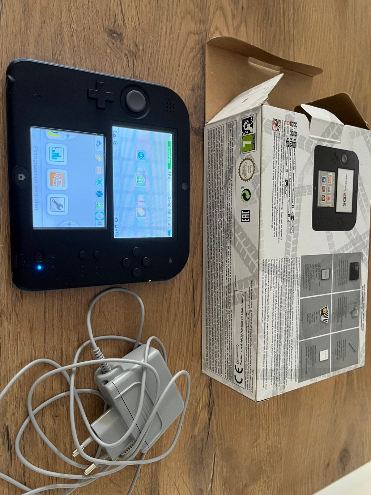 Nintendo 2ds, Games en Spelcomputers, Spelcomputers | Nintendo 2DS en 3DS, Ophalen of Verzenden, Gebruikt, 2DS
