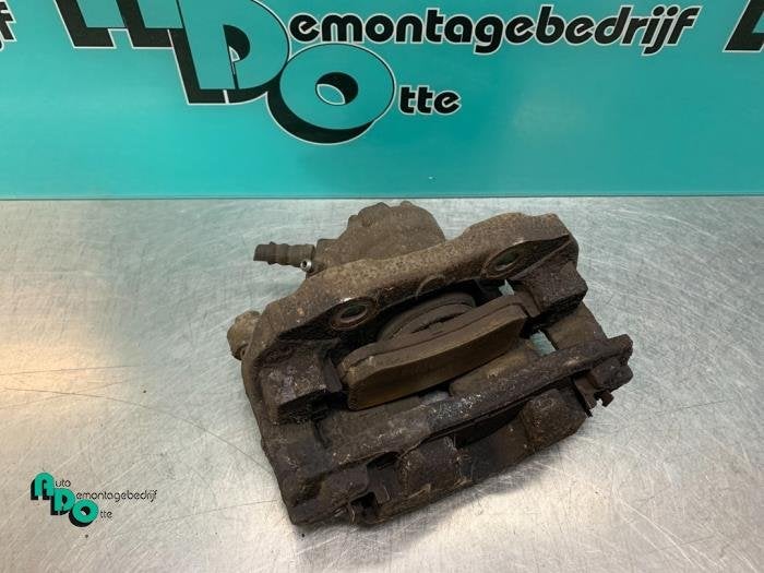 Remklauw (Tang) links-voor van een Peugeot 208 (208 12-), Gebruikt, -, -, Ophalen of Verzenden