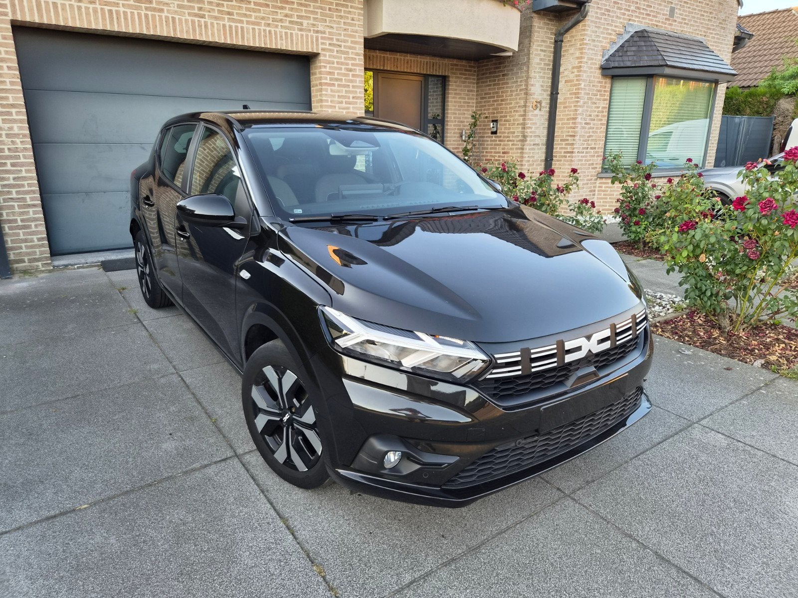 Dacia Sandero 1.0 TCe Expression CVT / LED / CAMERA / NAVI, Automaat, Euro 6, Lichtsensor, Zwart