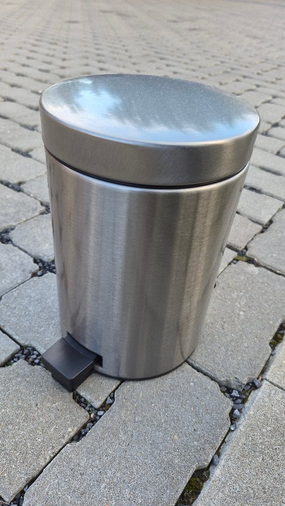 Metalen pedaalemmertje 25 cm hoog, Ophalen, Zo goed als nieuw, Metaal, Grijs