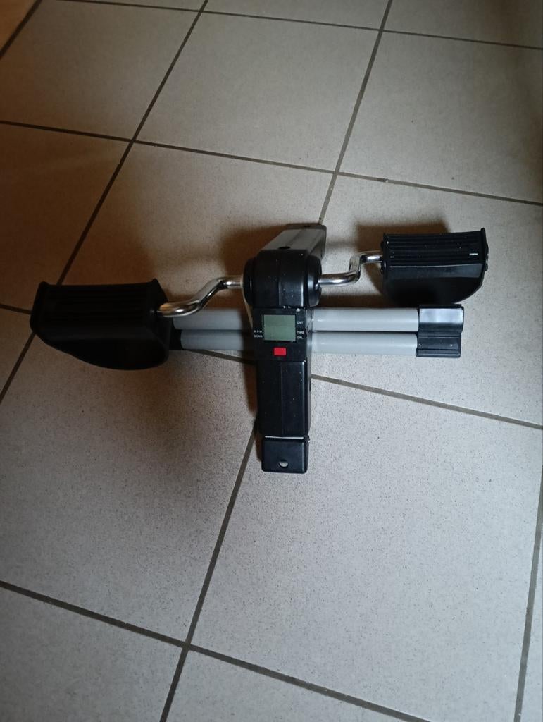 DeskShaper Stoelfiets / Mini Hometrainer - Inklapbaar met Di, Ophalen, Hometrainer