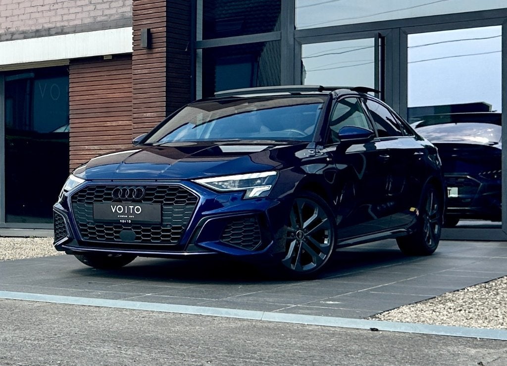 Audi A3 Limousine 30TFSI S tronic S-LINE/PANO/CAM/LED/TREKH, Auto's, 4 deurs, Blauw, Leder, 81 kW