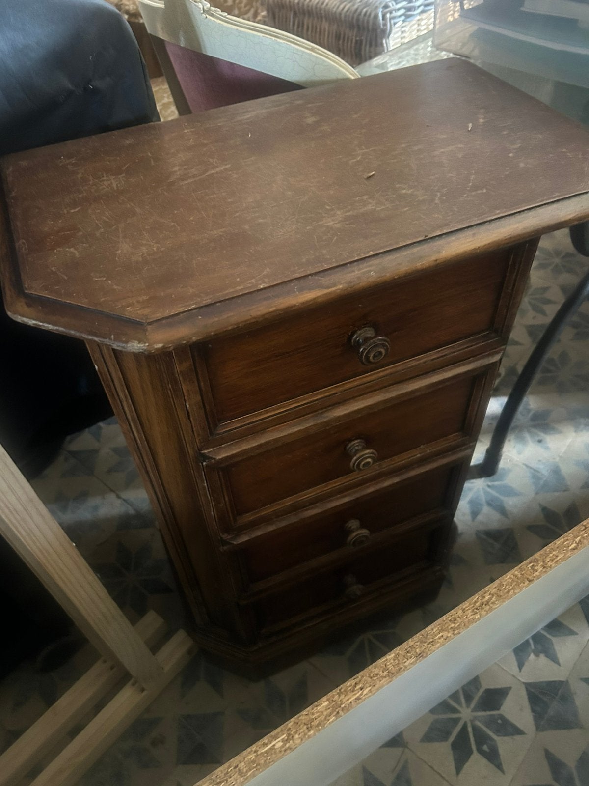 Kast wat geven jullie ervoor bod vanaf 25 euro, Ophalen