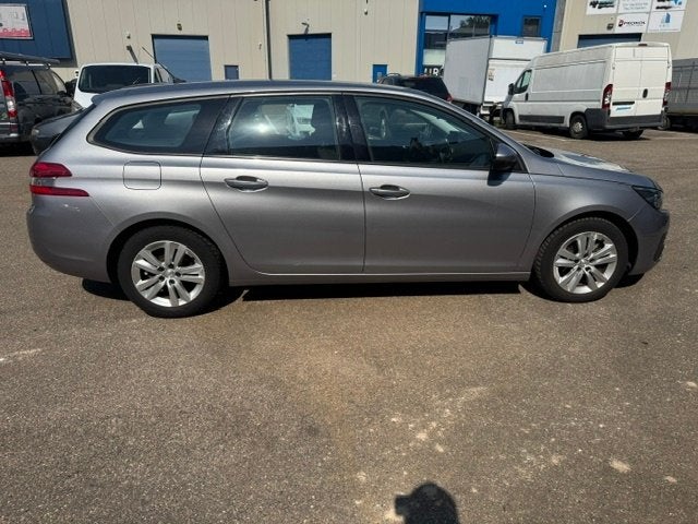 Peugeot 308 SW 1.5HDi 2021 1JAAR GARANTIE BTW inclusief 1eig, Autos, Argent ou Gris, Achat, Détection des panneaux routiers, Euro 6