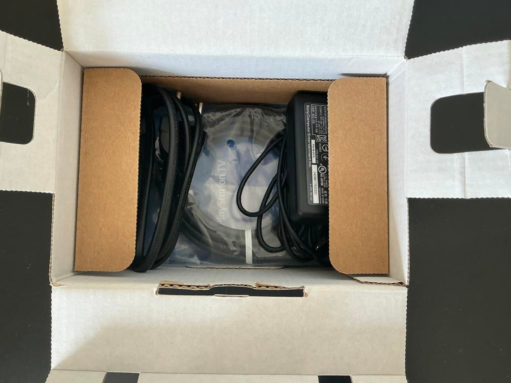 PS Vita TV nieuw 128GB SD met alle games PSV + PS1 + PSP, Games en Spelcomputers, Ophalen of Verzenden, Nieuw, Zwart, Met games