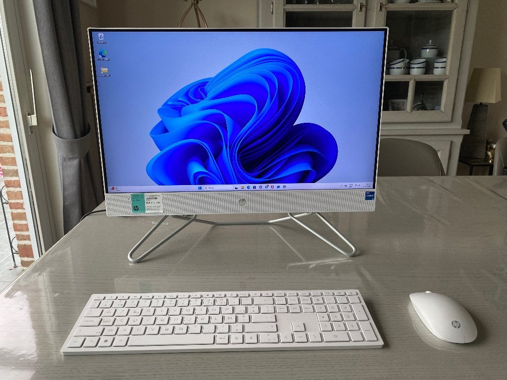 HP All-in-One Desktop, Ophalen, 8 GB, Minder dan 2 Ghz, Zo goed als nieuw