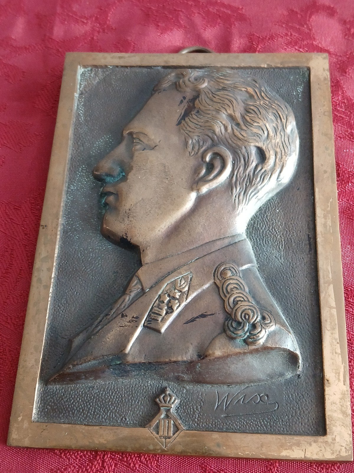 Plaqueen bronze de Leopold 3 Koning Albert, Enlèvement