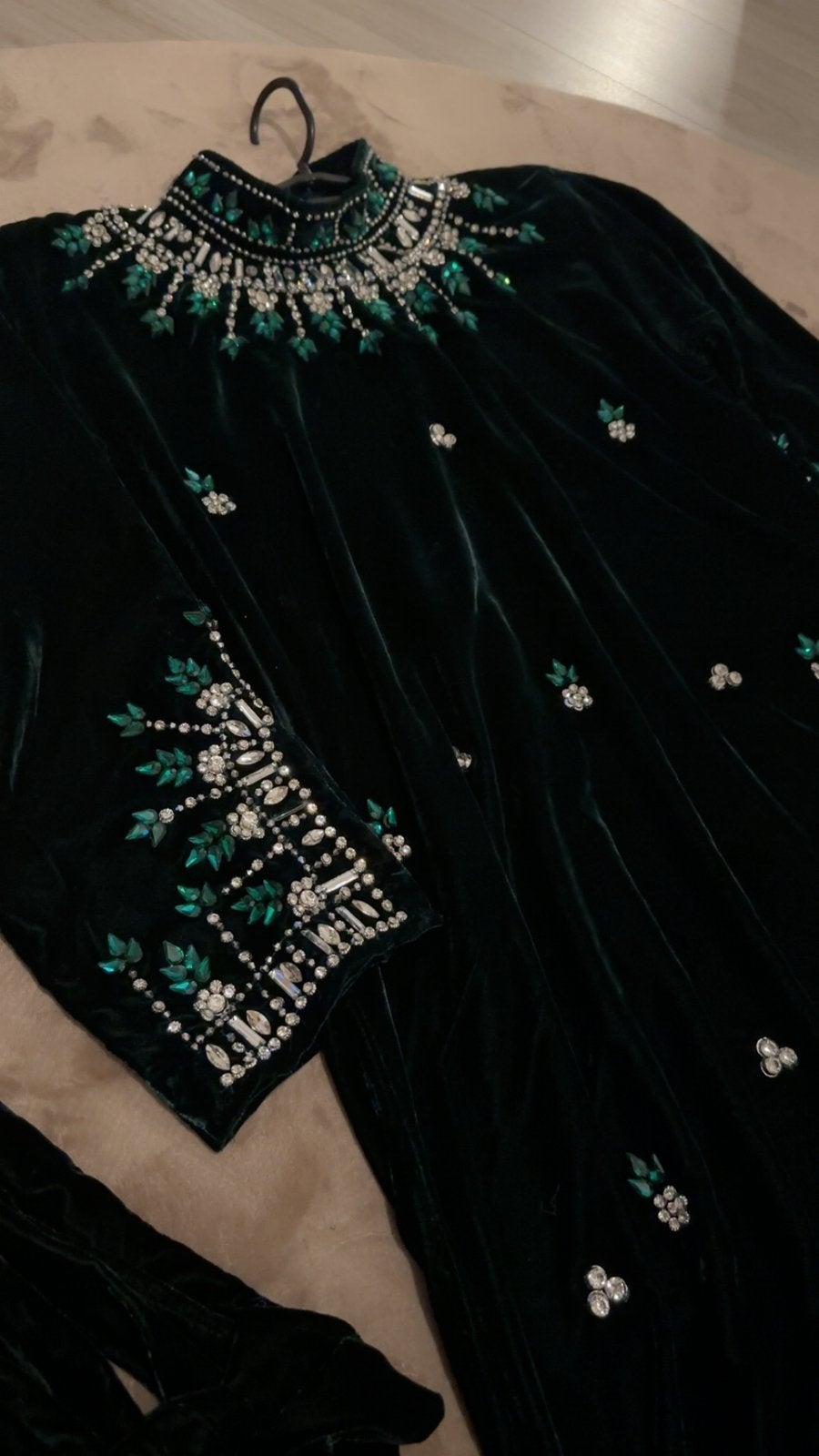 Tres jilie abaya en vert emraude taille S pour vos occasions, Enlèvement ou Envoi, Comme neuf, Vert
