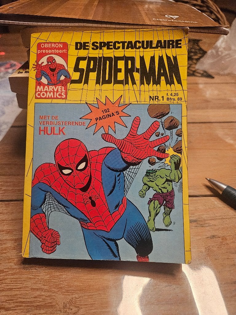 De Spectaculaire Spider-Man NR 1 192 paginas Met Hulk Oberon, Livres, Enlèvement ou Envoi, Utilisé, Comics, Europe