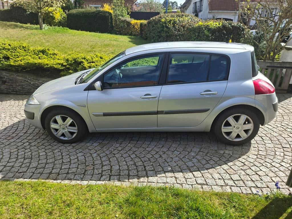 Renault Megane 2.0i 10.2004 78.000 km 1er propriétaire 99 kw, Autos, Argent ou Gris, Achat, 5 portes, Cruise Control